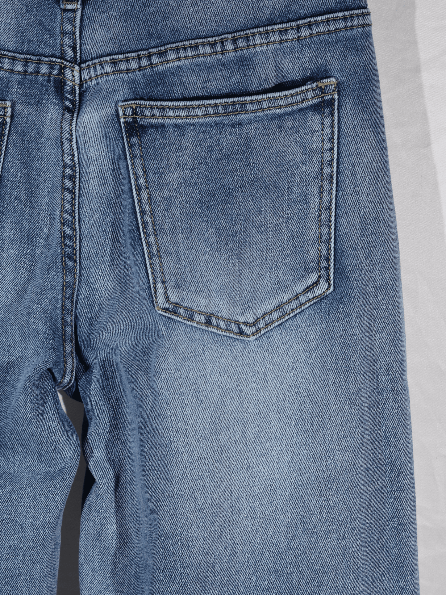 Jeans a palazzo con risvolto