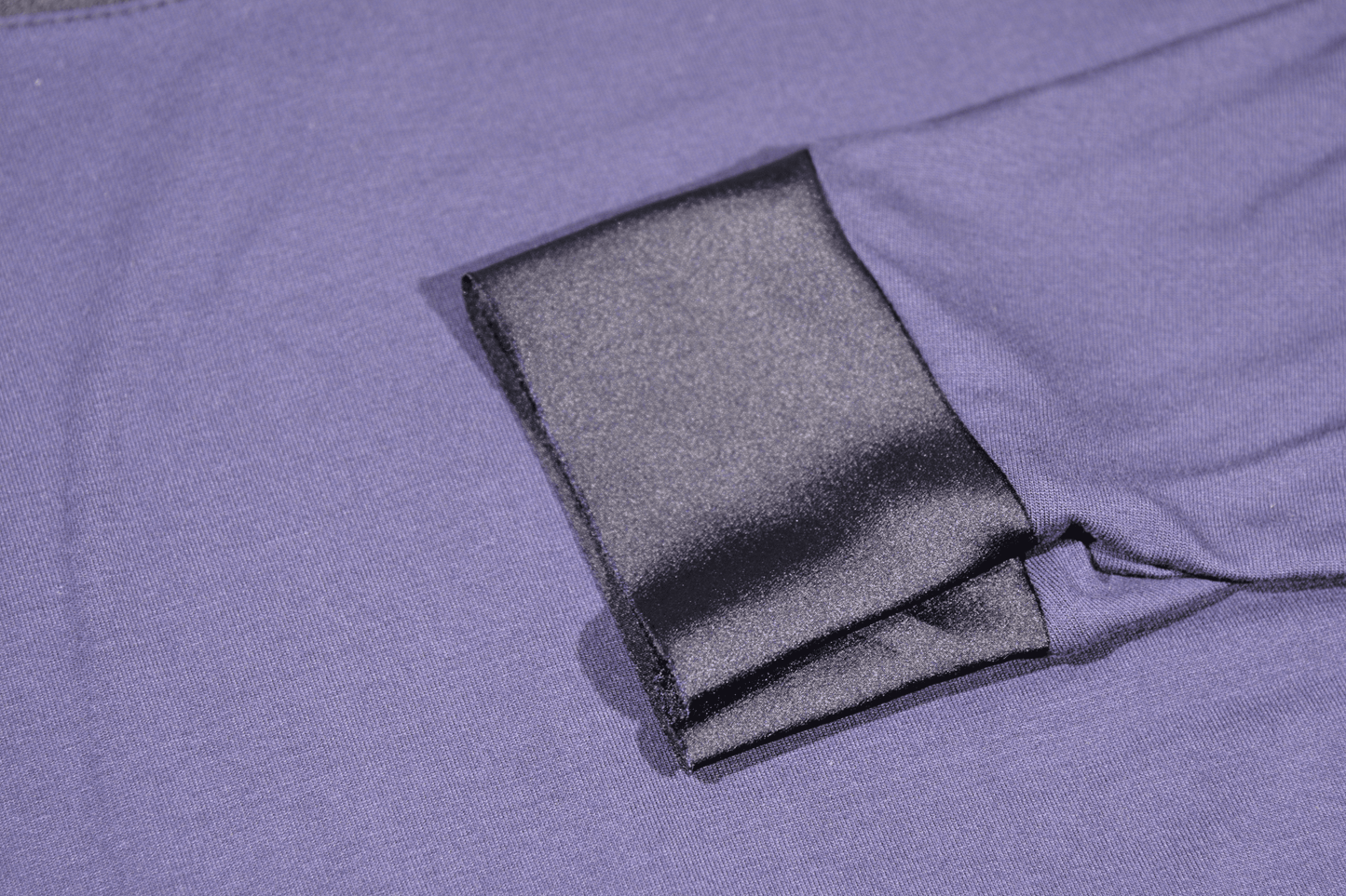 T-shirt barchetta maniche 3/4 con dettagli in raso