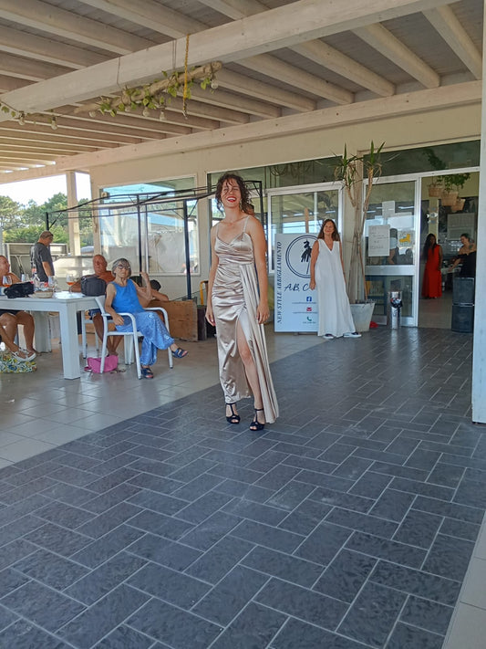 vestito elegante lungo foto